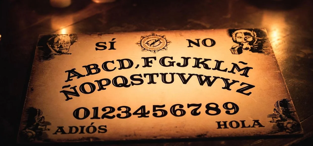 tabla Ouija comunicación con espíritus 